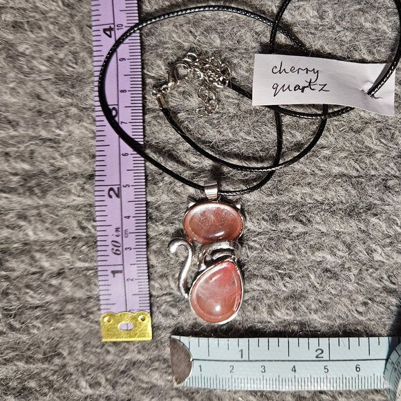 Cherry quartz gemstone/crystal cat pendant, silver plate, black cord, new - Picture 2 of 2